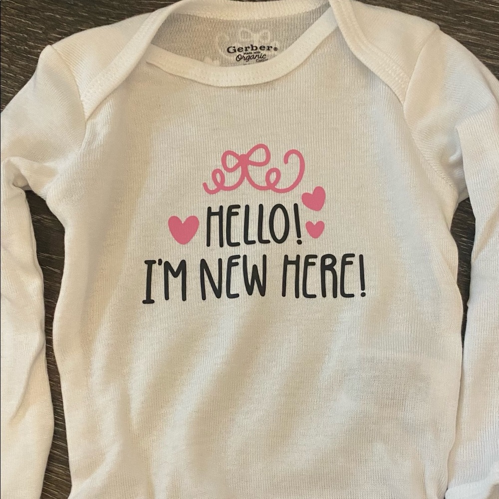 0-3 months hello!! Onsie